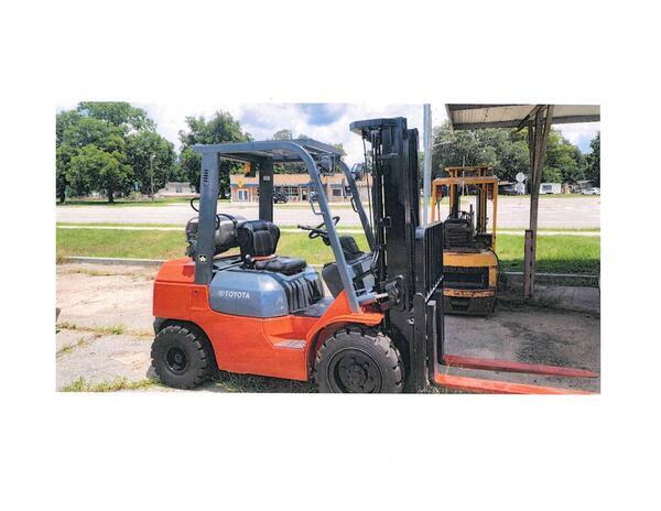 R&S forklift image